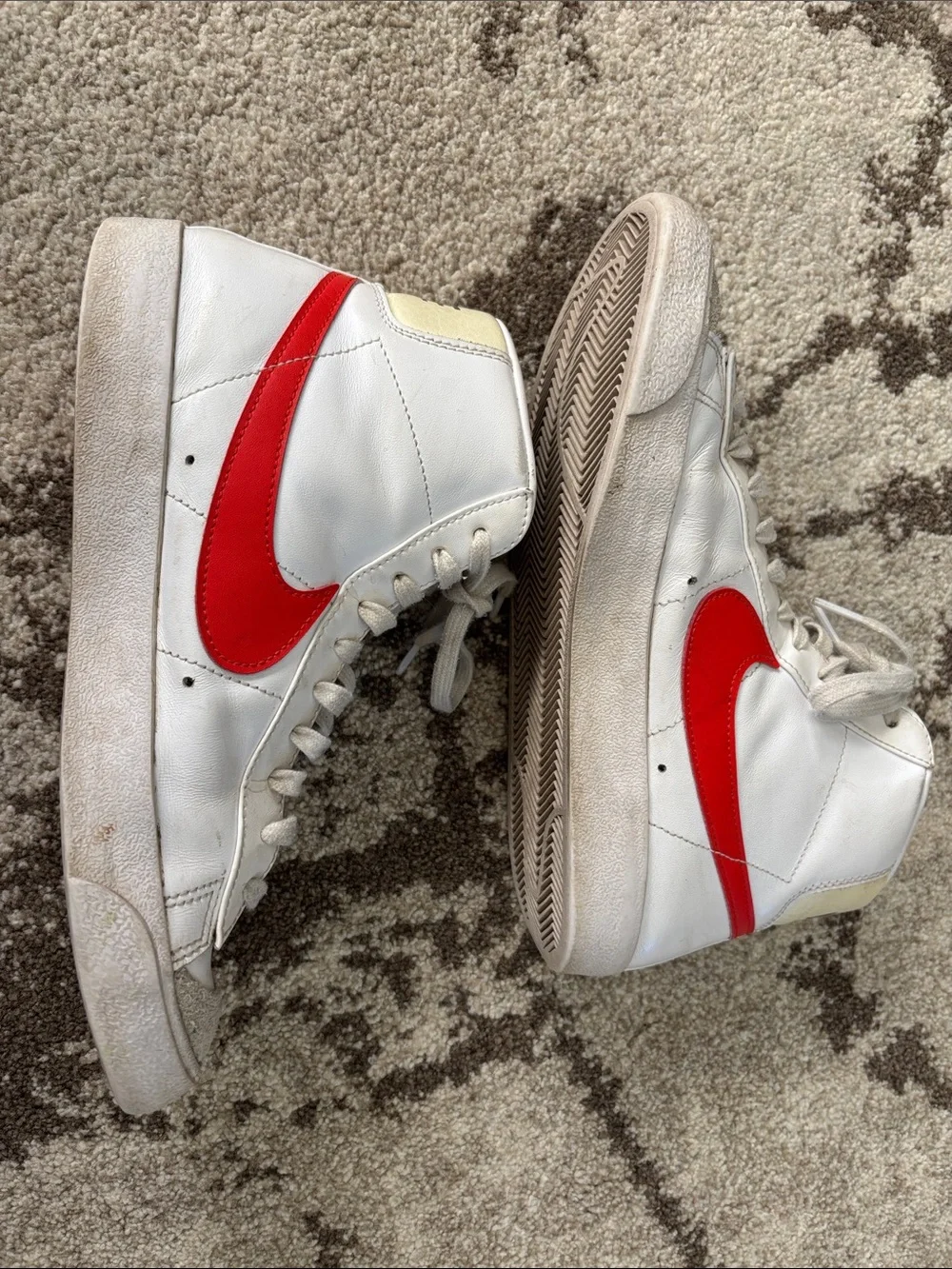 Nike - Blazer Mid '77 Vintage 'Habanero Red'!!